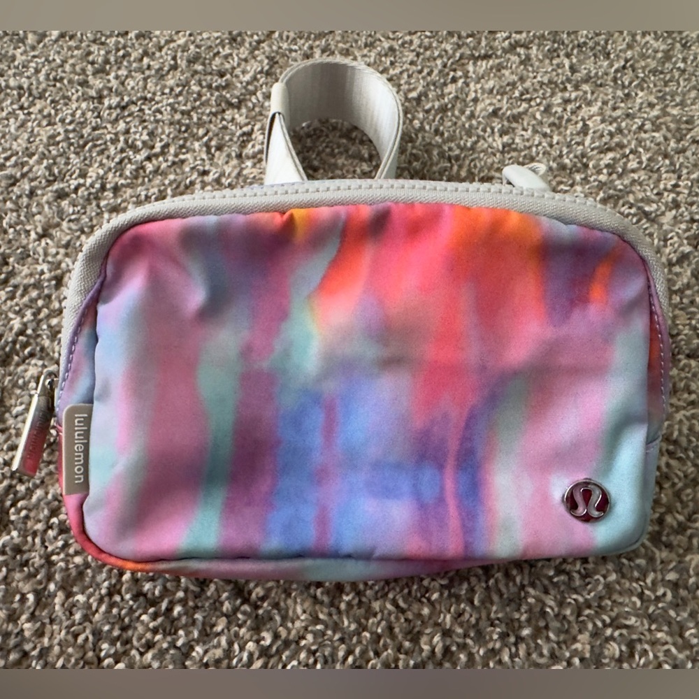 Lululemon Limited Edition Everywhere Belt Bag 2L Prism Wash Multi Vapor